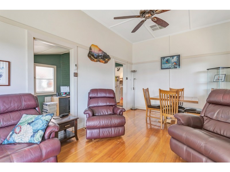 4 Raymond Avenue, Seaton SA 5023