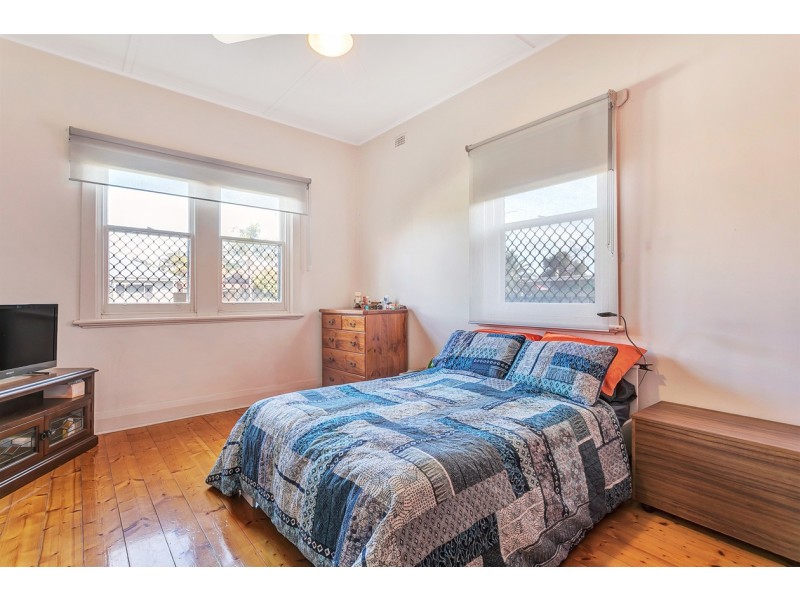 4 Raymond Avenue, Seaton SA 5023