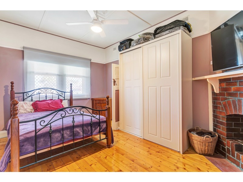 4 Raymond Avenue, Seaton SA 5023