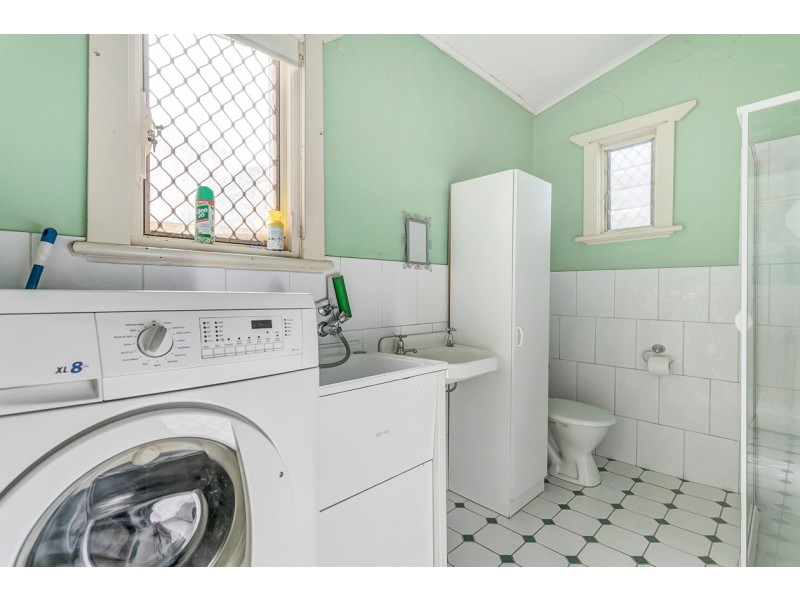 4 Raymond Avenue, Seaton SA 5023