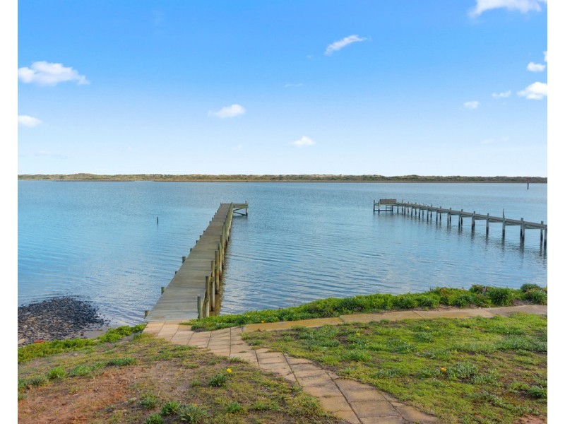 29 Goolwa Channel Drive, Hindmarsh Island SA 5214