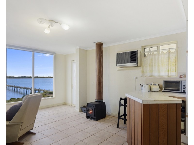 29 Goolwa Channel Drive, Hindmarsh Island SA 5214