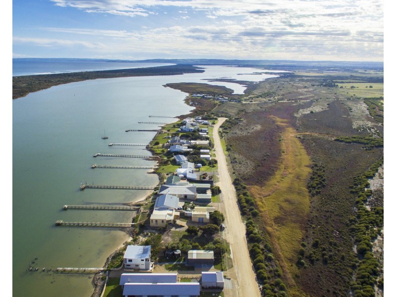 29 Goolwa Channel Drive, Hindmarsh Island SA 5214