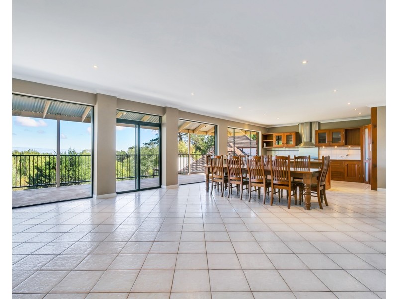 26 Highfield Drive, Aberfoyle Park SA 5159