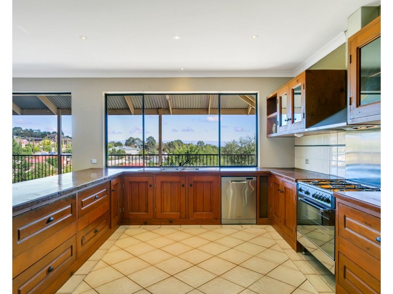 26 Highfield Drive, Aberfoyle Park SA 5159