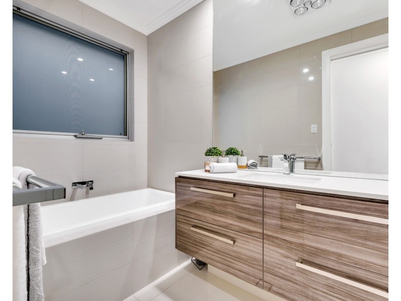 4 Porter Crescent, Fulham Gardens SA 5024