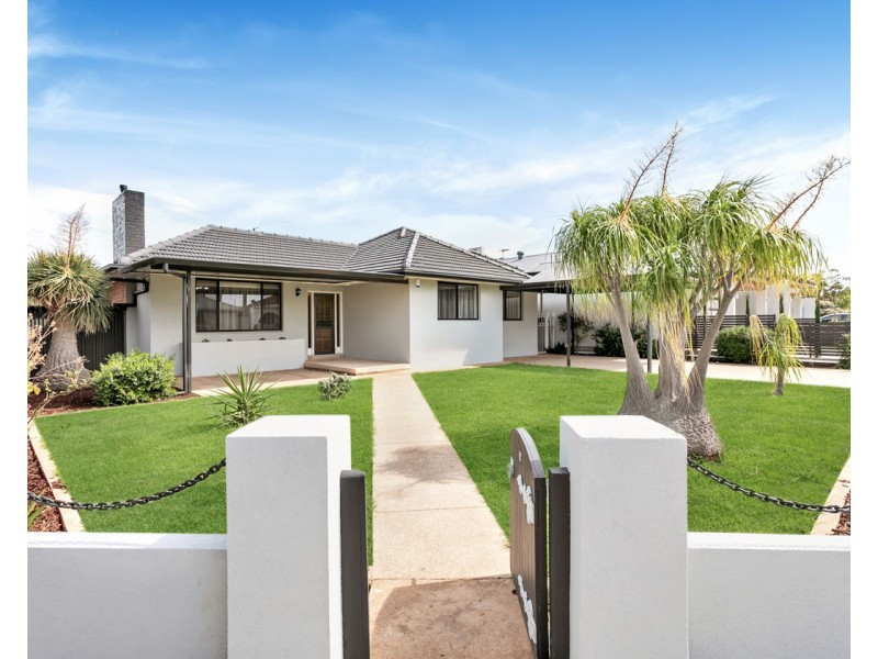 18 Selkirk Avenue, Seaton SA 5023