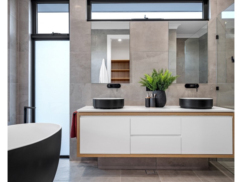 5 William Avenue, Henley Beach South SA 5022