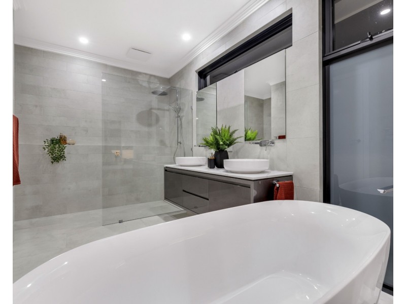 5A William Avenue, Henley Beach South SA 5022