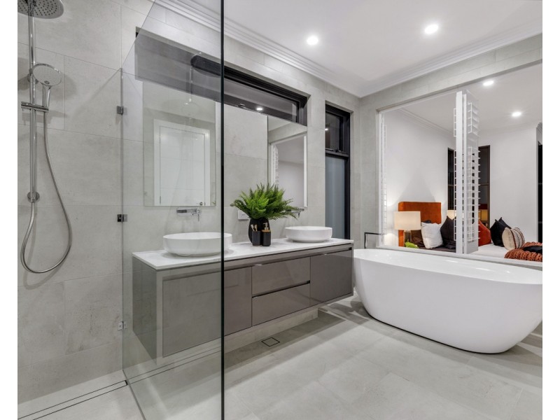 5A William Avenue, Henley Beach South SA 5022