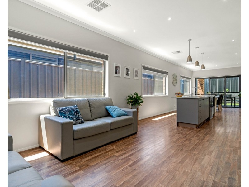 4 Burnlea Parade, Blakeview SA 5114