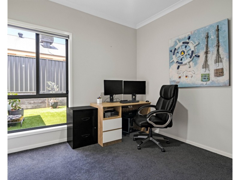 4 Burnlea Parade, Blakeview SA 5114