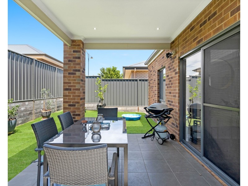 4 Burnlea Parade, Blakeview SA 5114