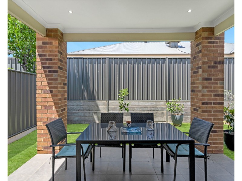 4 Burnlea Parade, Blakeview SA 5114