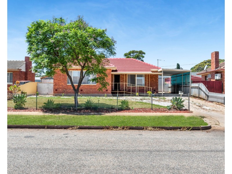 18 Crisp Road, Elizabeth Downs SA 5113