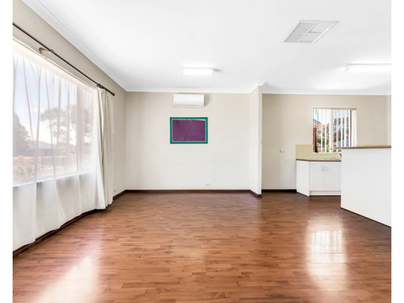 18 Crisp Road, Elizabeth Downs SA 5113