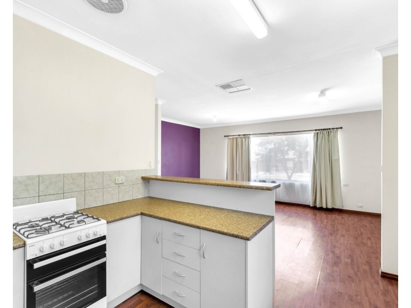 18 Crisp Road, Elizabeth Downs SA 5113