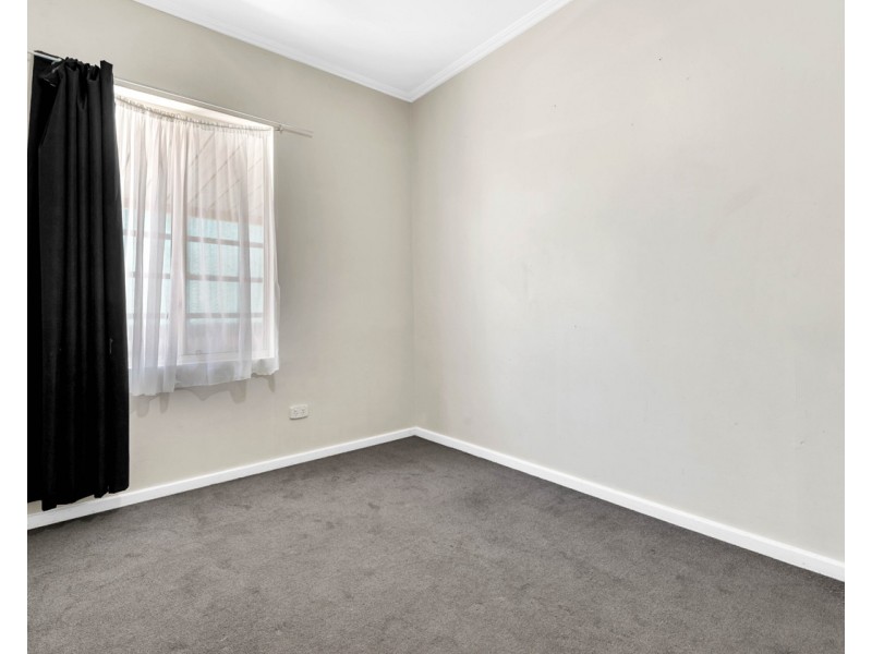 18 Crisp Road, Elizabeth Downs SA 5113