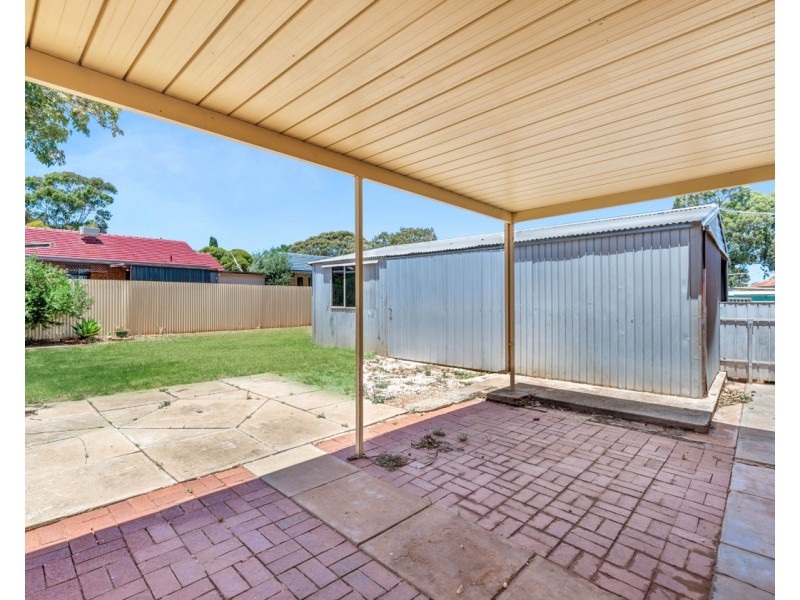 18 Crisp Road, Elizabeth Downs SA 5113