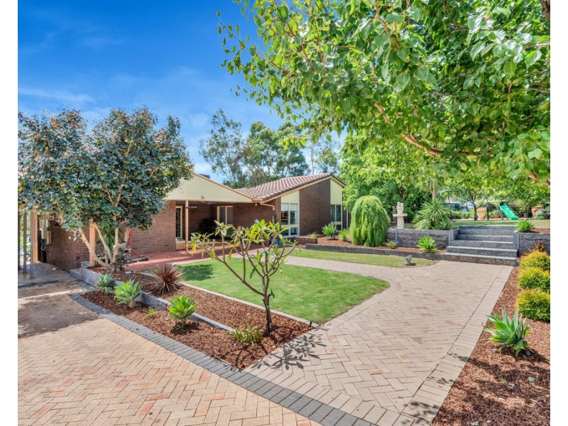 8 Quarry Road, Gulfview Heights SA 5096