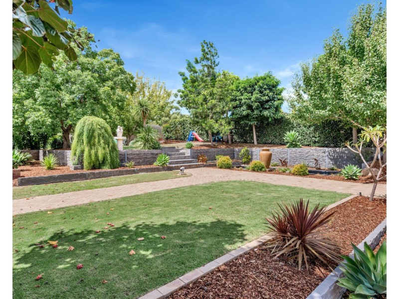 8 Quarry Road, Gulfview Heights SA 5096