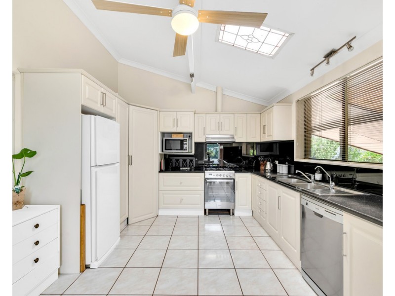8 Quarry Road, Gulfview Heights SA 5096