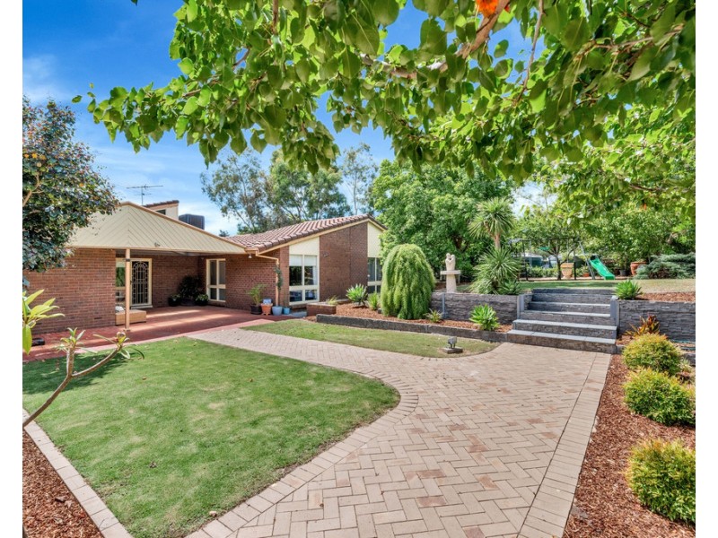8 Quarry Road, Gulfview Heights SA 5096