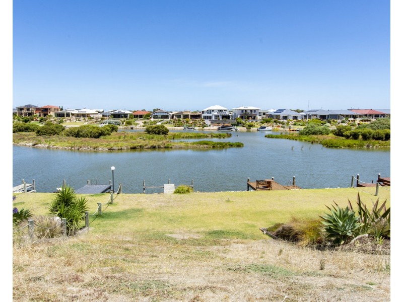 89 Blanche Parade, Hindmarsh Island SA 5214