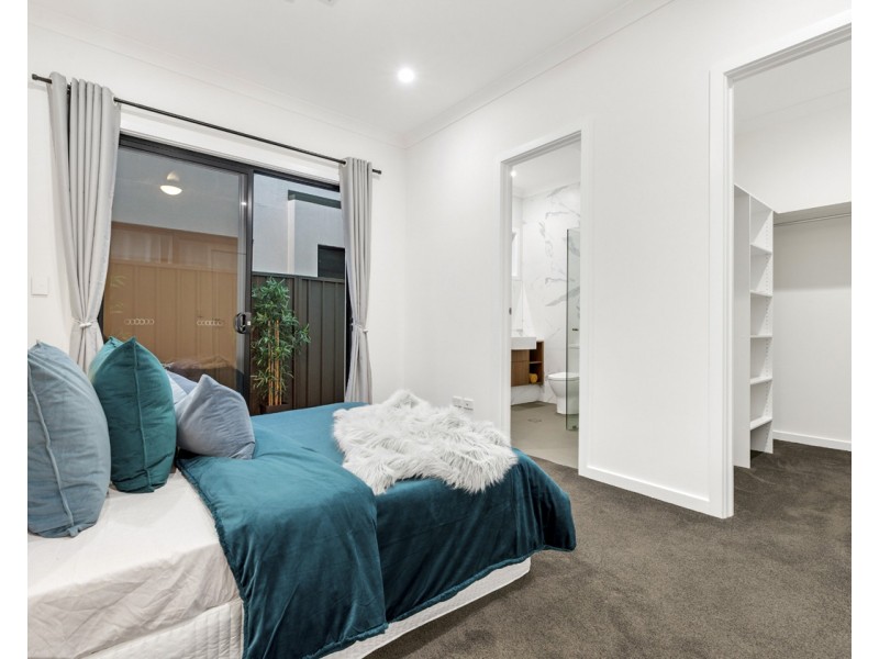 8 Gurner Terrace, Grange SA 5022