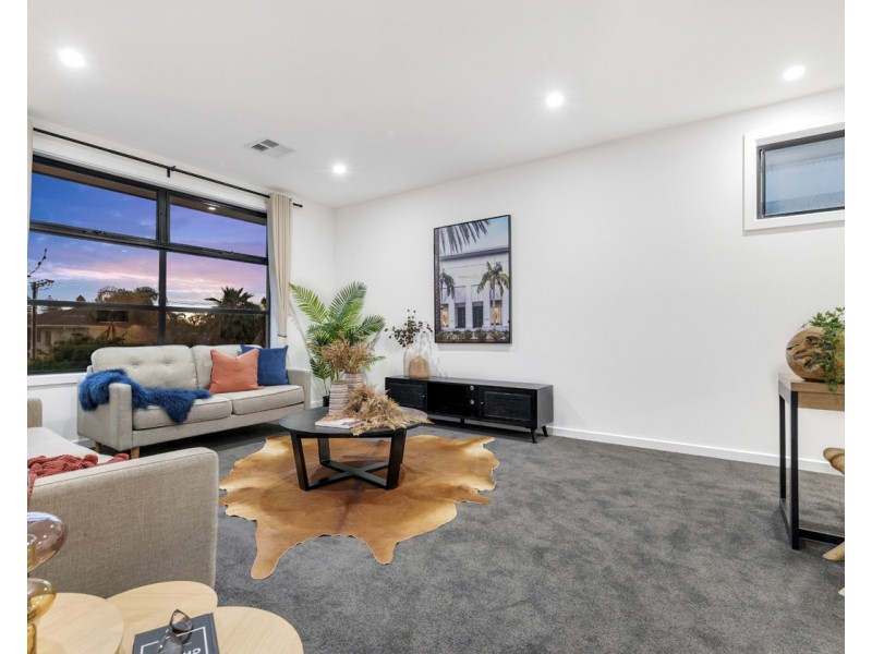 8 Gurner Terrace, Grange SA 5022