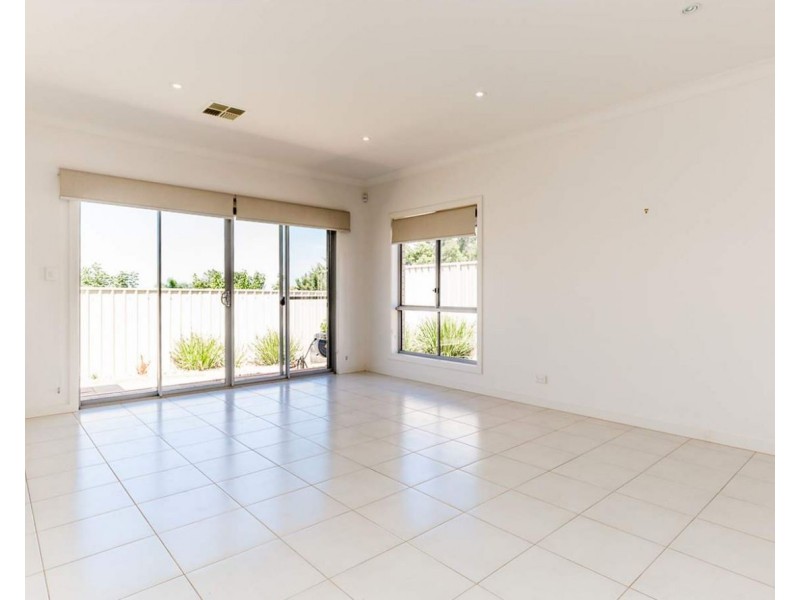 15 Adams Road, Sheidow Park SA 5158
