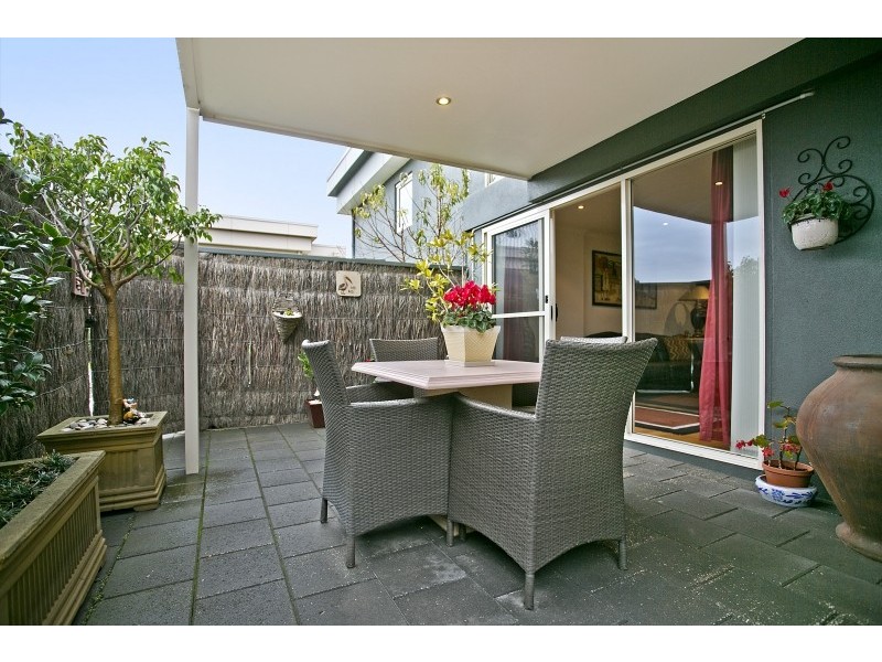 17/74 Military Road, Tennyson SA 5022