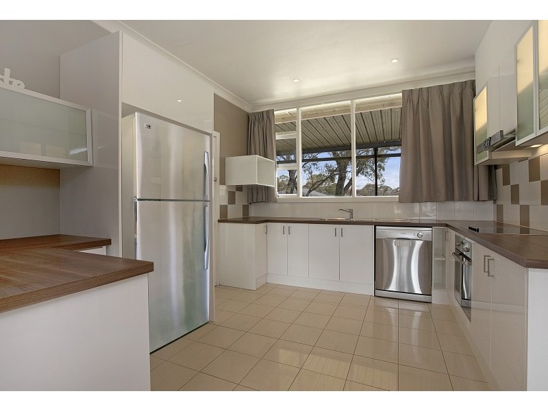 8 Leane Avenue, Ridgehaven SA 5097