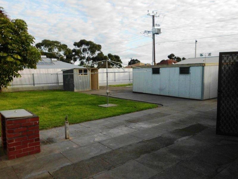 17 Cleve Street, Mansfield Park SA 5012