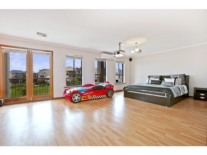 43 MacMillan Avenue, Mawson Lakes SA 5095