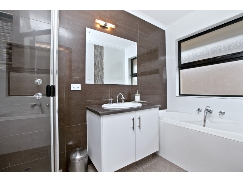 43 MacMillan Avenue, Mawson Lakes SA 5095