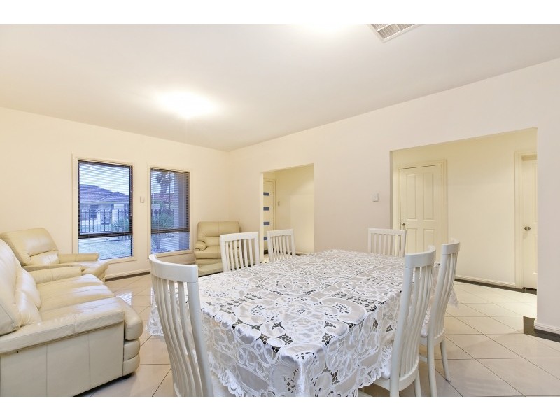 5 Squires Avenue, Seaton SA 5023