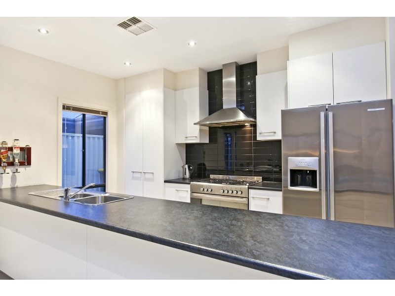 5 Squires Avenue, Seaton SA 5023