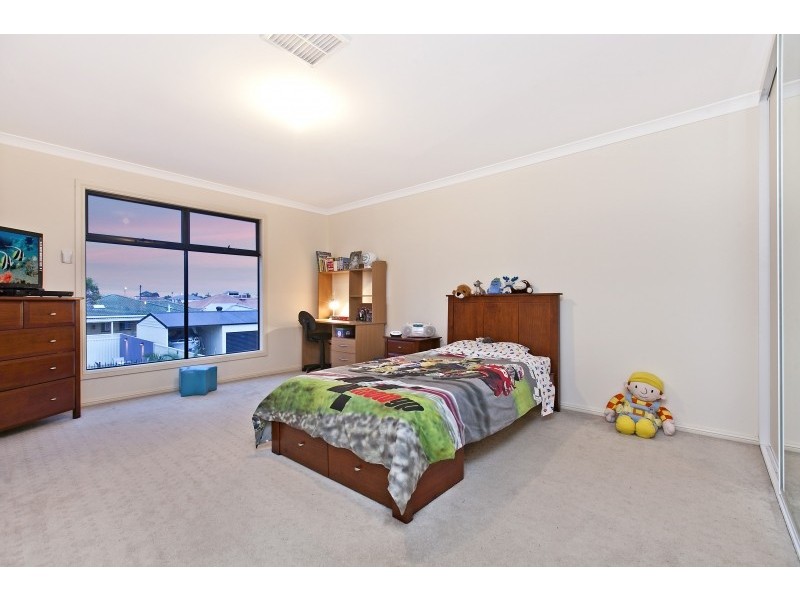 5 Squires Avenue, Seaton SA 5023