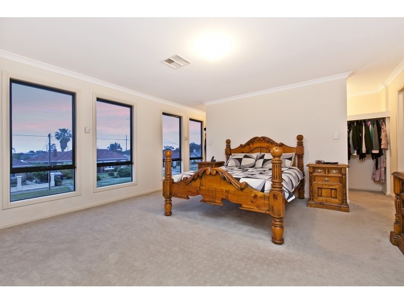 5 Squires Avenue, Seaton SA 5023