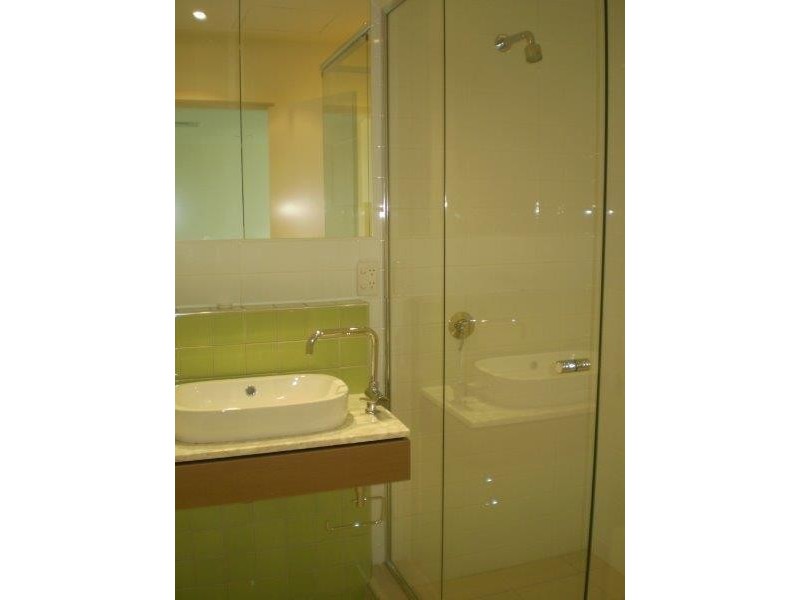 502/1-2 Tarni Court, New Port SA 5015