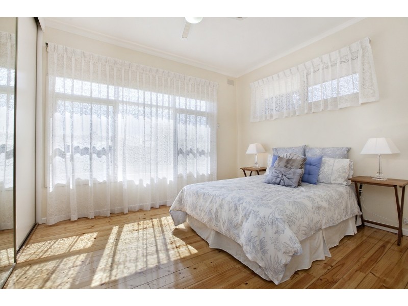 10 Pauls Drive, Valley View SA 5093