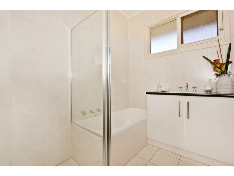 10 Pauls Drive, Valley View SA 5093