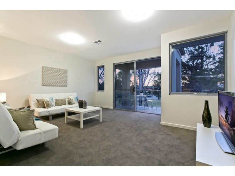 4A Yorktown Crescent, Henley Beach South SA 5022