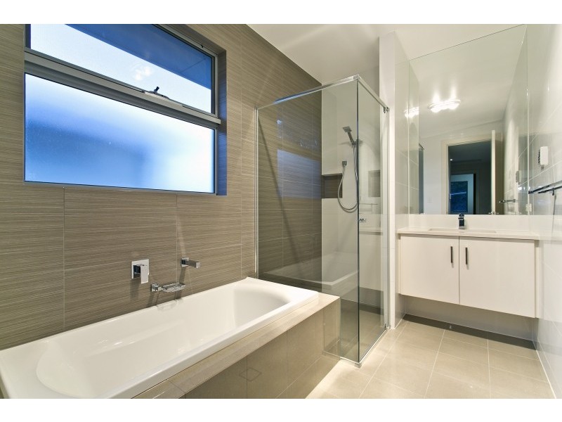 4A Yorktown Crescent, Henley Beach South SA 5022