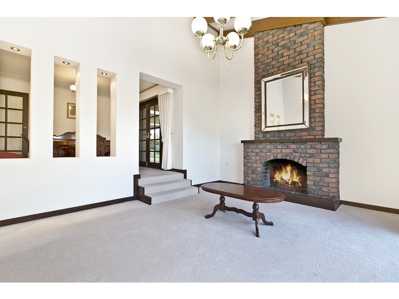 24 Sir John Marks Drive, West Lakes SA 5021