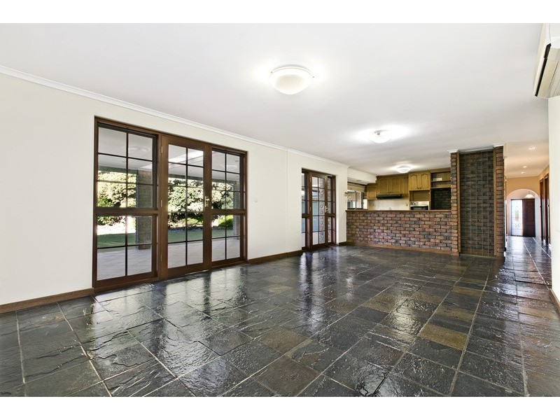 24 Sir John Marks Drive, West Lakes SA 5021