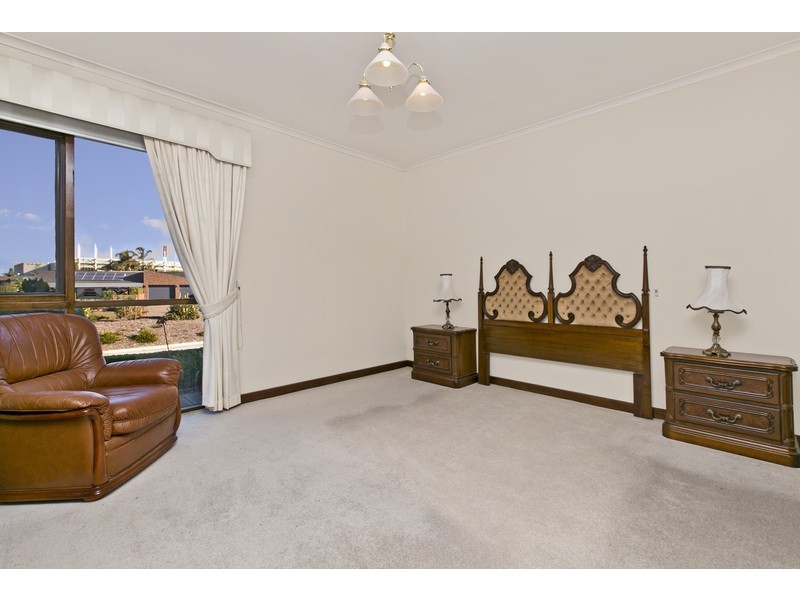 24 Sir John Marks Drive, West Lakes SA 5021