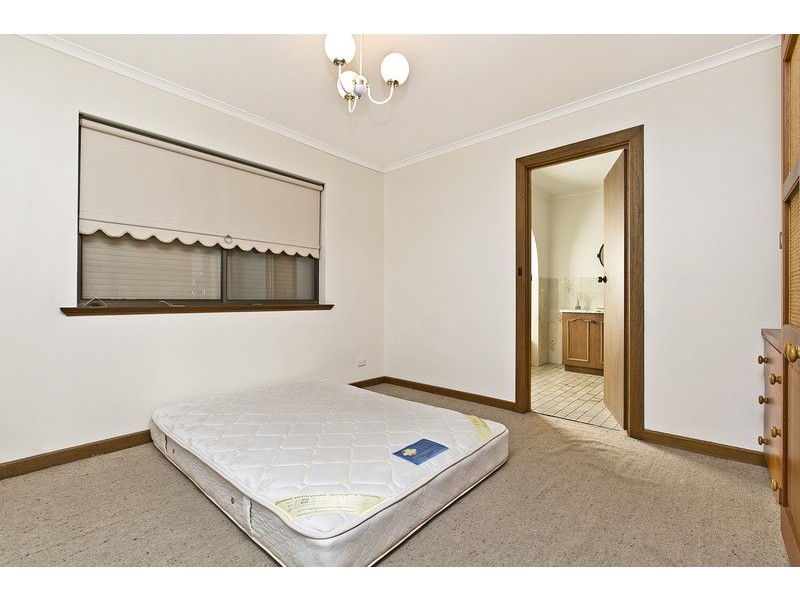 24 Sir John Marks Drive, West Lakes SA 5021