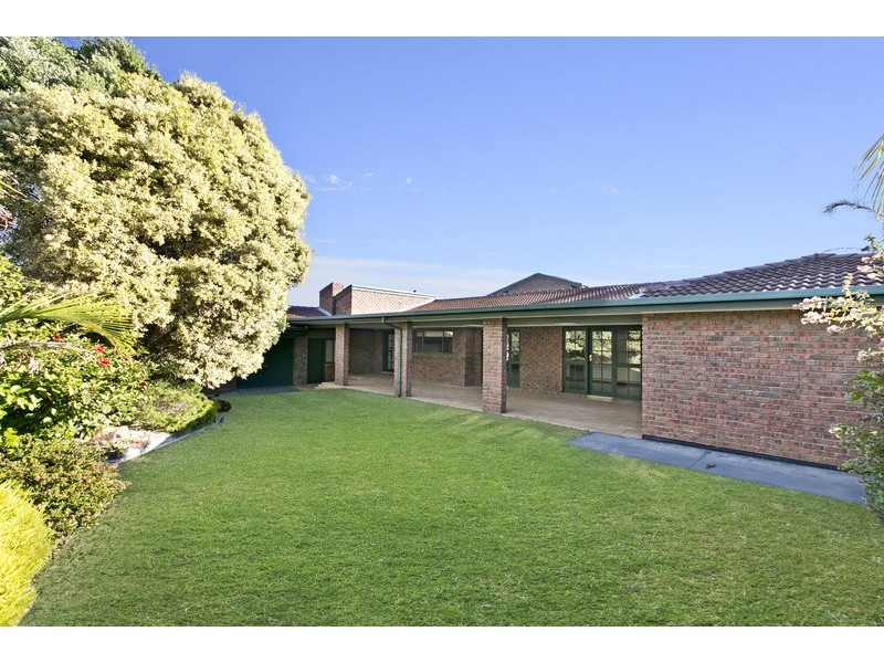 24 Sir John Marks Drive, West Lakes SA 5021